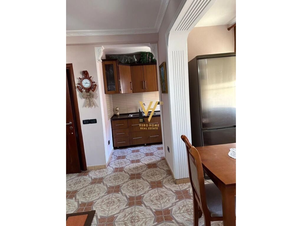 Jepet Apartament 1+1+ballkon me qera te Rruga Ferit Xhajko 55 m2 3