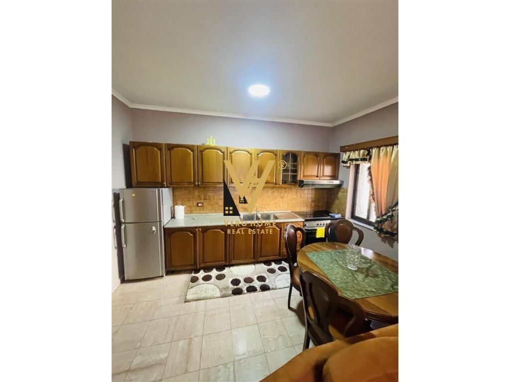 JEPET APARTAMENT 2+1+BLK ME QERA TEK RRUGA FERIT XHAJKO 550 EURO 2