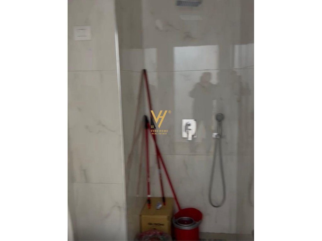 JEPET ZYRE 105 M2 ME QERA TE MYSLYM SHYRI 1.100 EURO 4