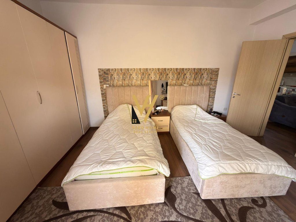 JEPET APARTAMENT 3+1+2+BLK ME QIRA TE KOPSHTI BOTANIK 700 EURO 3