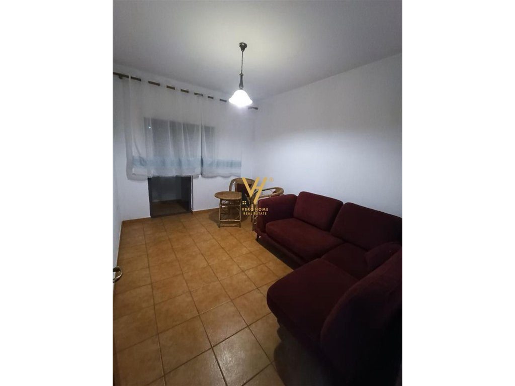 JEPET APARTAMENT 3+1+2+BLK ME QERA NE KINOSTUDIO 500 EURO 2