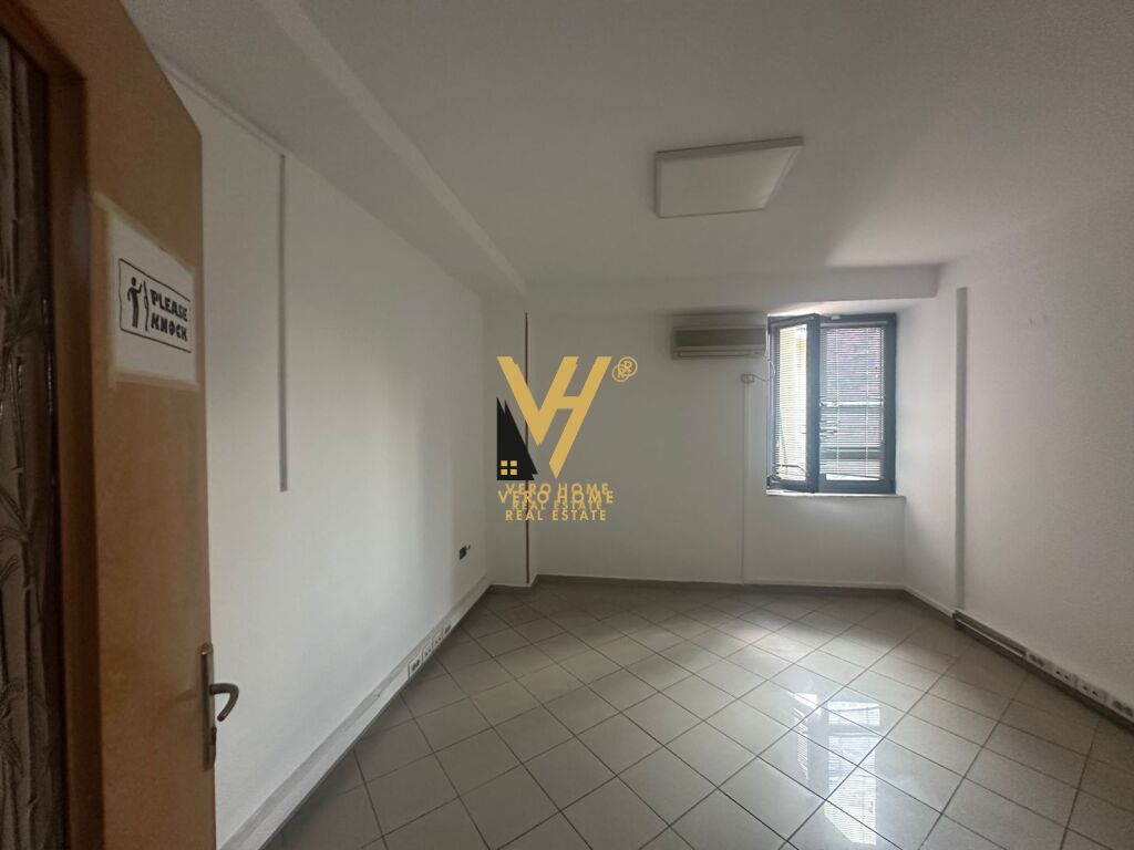 JEPET ZYRE 70 M2 ME QERA TE SELVIA 500 EURO 2