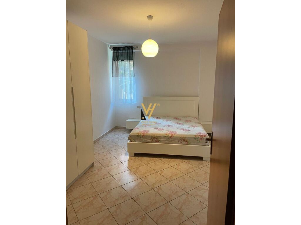 Jepet Apartament 2+1+ballkon me qera te Pazari i Ri 90 m2 4