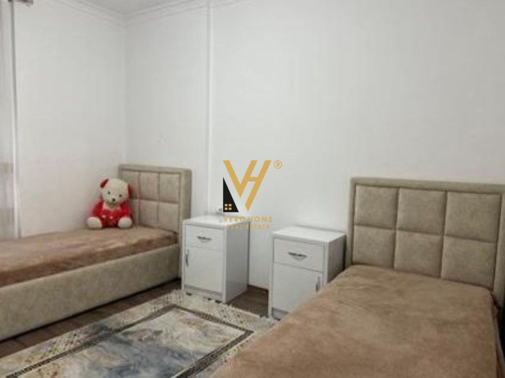 SHITET APARTAMENT 2+1+BLK TE KINOSTUDIO 180.000 EURO 4