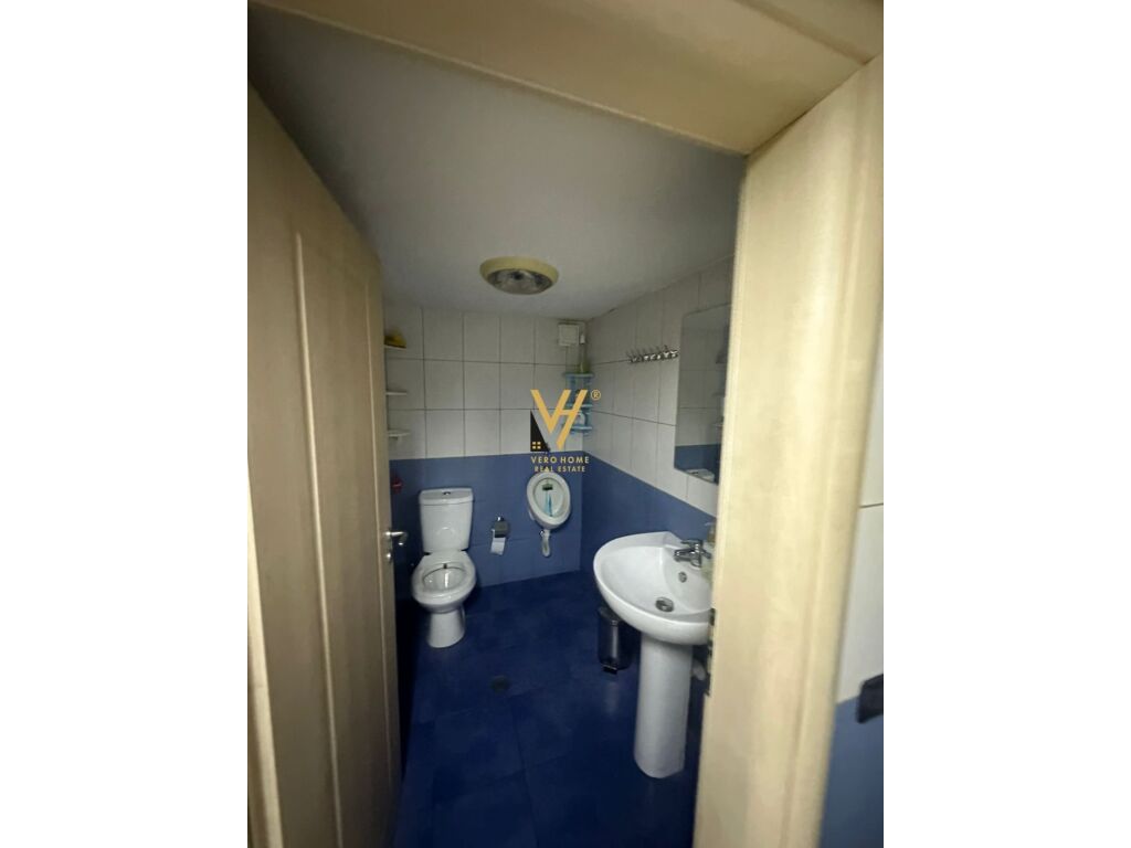 Shitet Dyqan pas Delijorgjit 166 m2 3