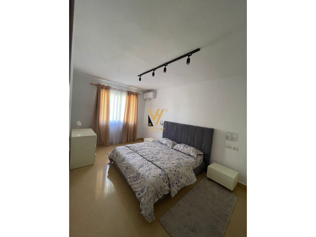 JEPET APARTAMENT 2+1+BLK ME QERA NE QENDER 75.000 LEKE 3