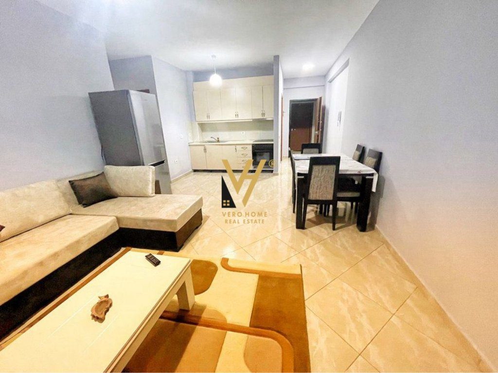 JEPET APARTAMENT 2+1+BLK ME QERA TE LIQENI THATE 550 EURO 2