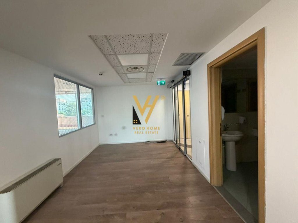 JEPET ZYRE 305 M2 ME QIRA TE GALERIA ETC 9.200 EURO 3