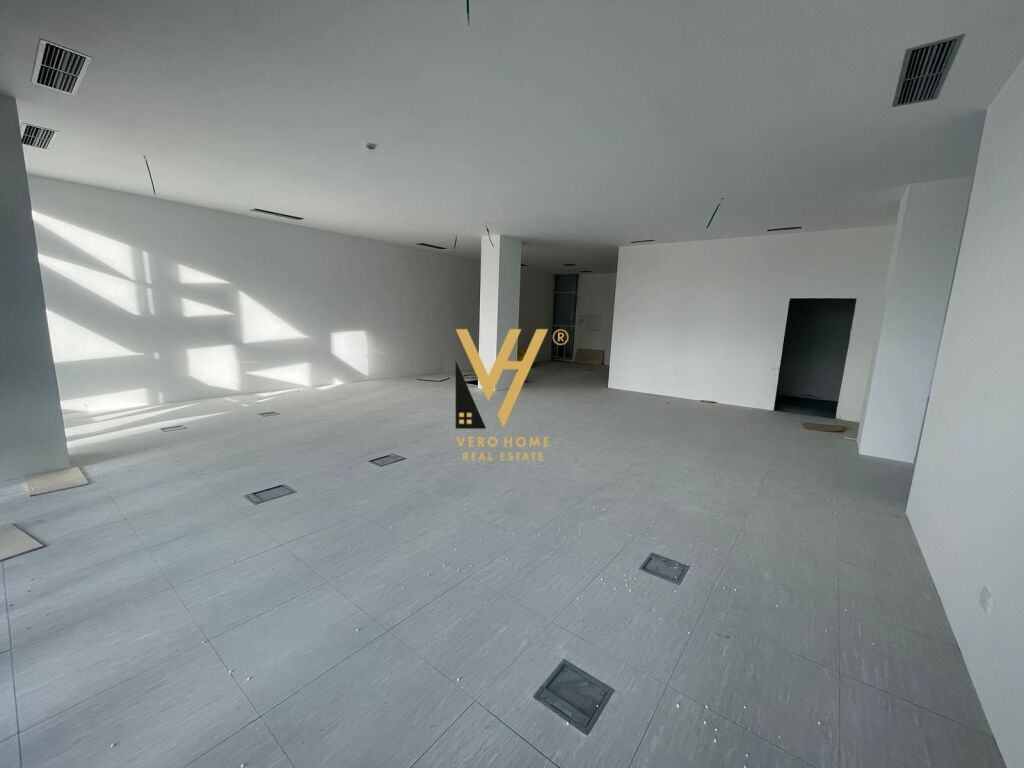 Jepet zyre me qera te Blloku , Rainbow Center 306 m2 4