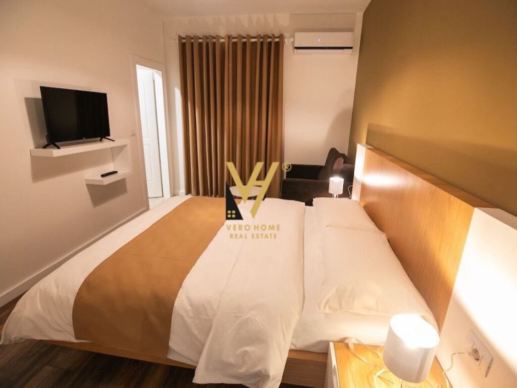 Shitet hotel tre katesh ne Kombinat 1100 m2 3