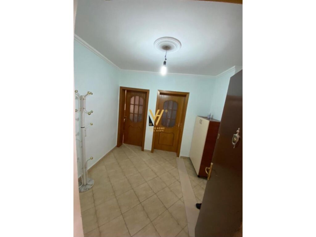 Jepet Apartament 1+1 me qera te Rruga Fortuzi 53 m2 4