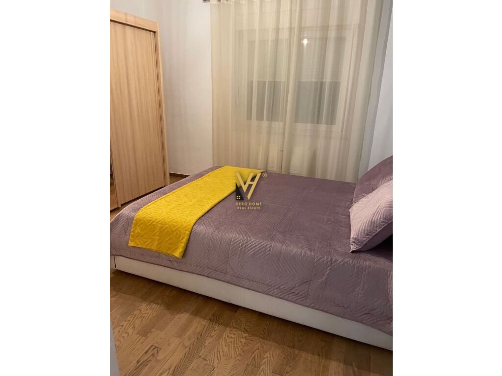 Jepet Apartament 3+1+3 me qera te Tegu 185 m2 2