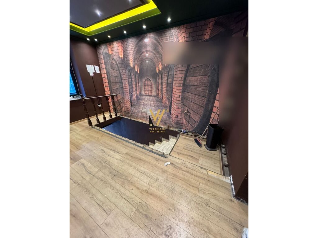 Jepet zyre me qera te Rruga e Kavajes 200 m2 3
