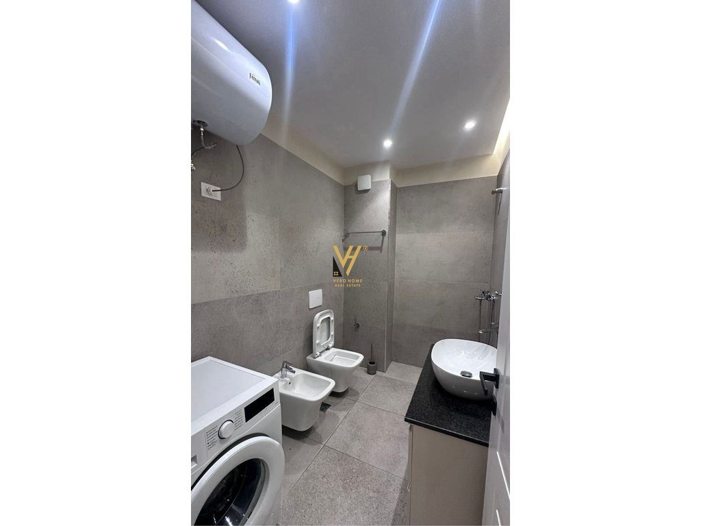 JEPET APARTAMENT 1+1+BLK ME QERA TE STACIONI I TRENIT 620 EURO 4