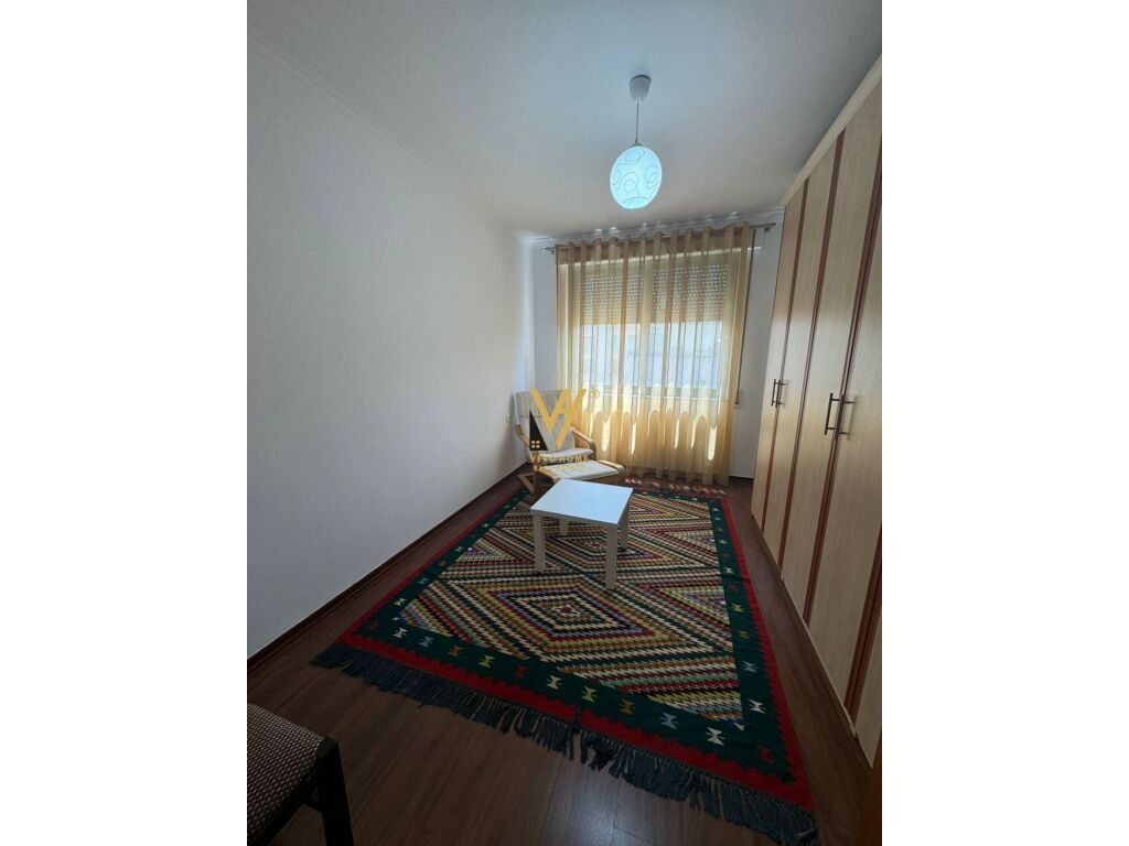 Jepet Apartament 2+1+2+ballkon me qera te Lulishtja , Komuna e Parisit 125 m2 3