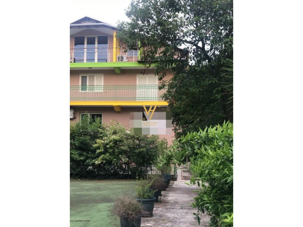 Shitet Vile tre Kateshe te Vilat Gjermane 800 m2