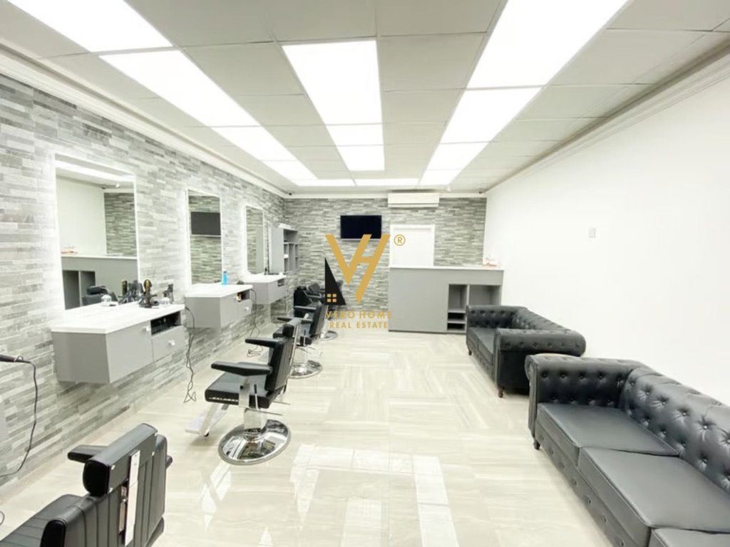 SHITET DYQAN 50 M2 TE STADIUMI DINAMO 355.000 EURO