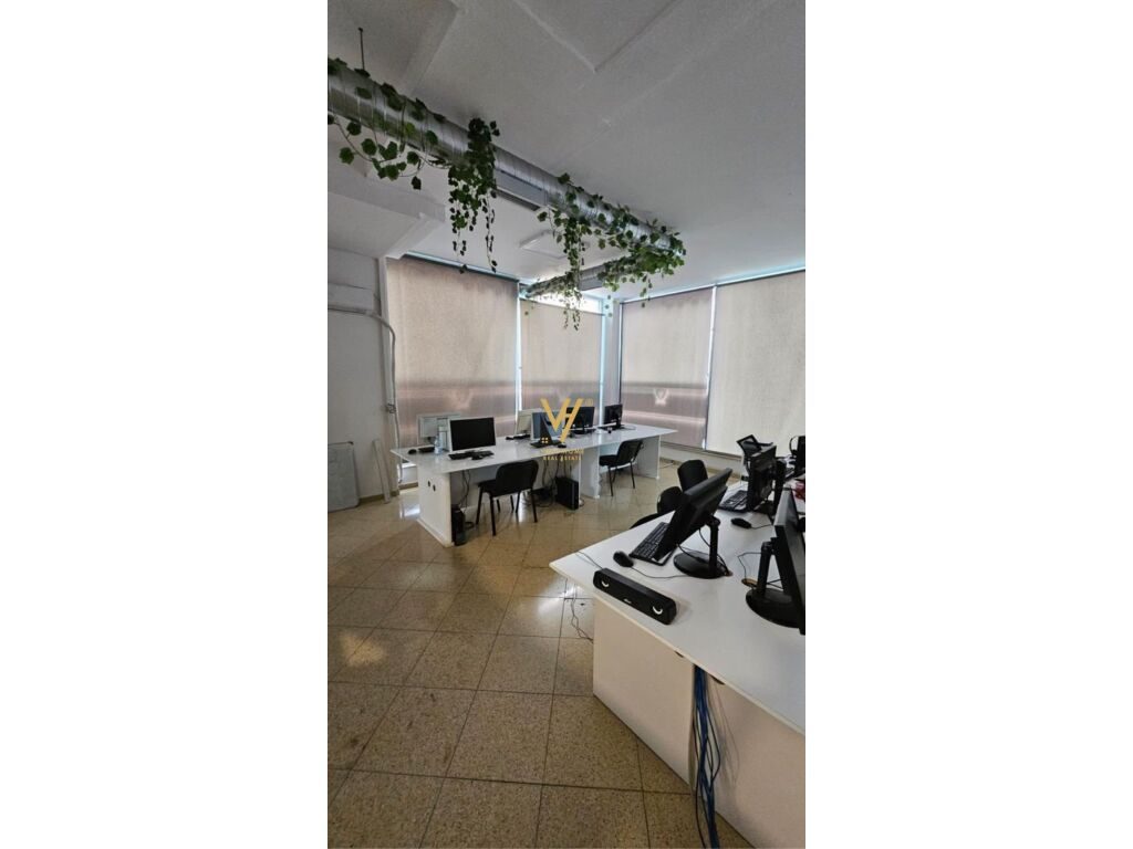 Shitet Ambient Biznesi te Kodra e Diellit 136 m2 3