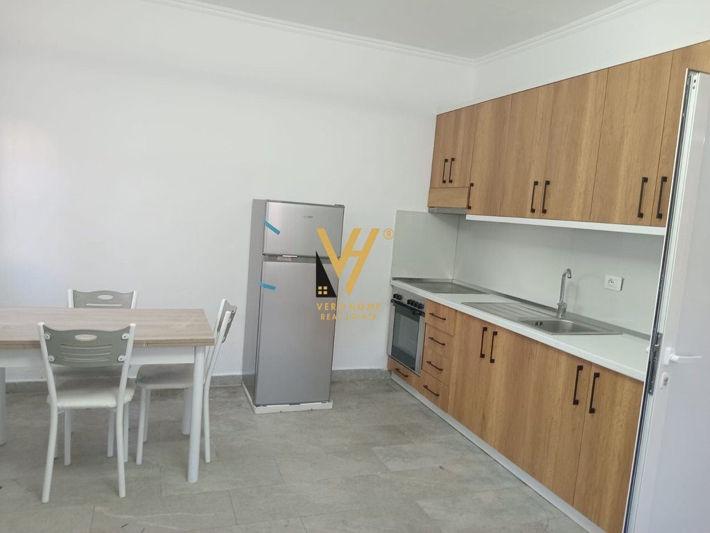 JEPET APARTAMENT 2+1 ME QIRA NE ASTIR 50.000 LEKE 2