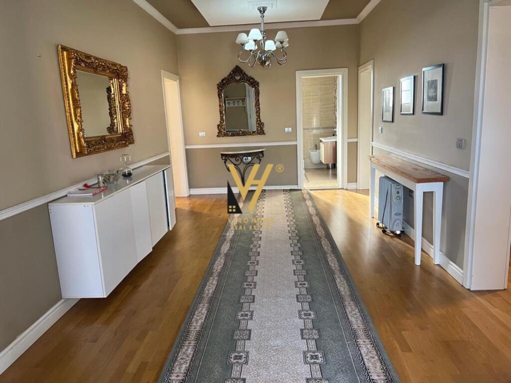 Jepet Apartament 3+1+2 me qera te Spitali Amerikan 2 , 178 m2
