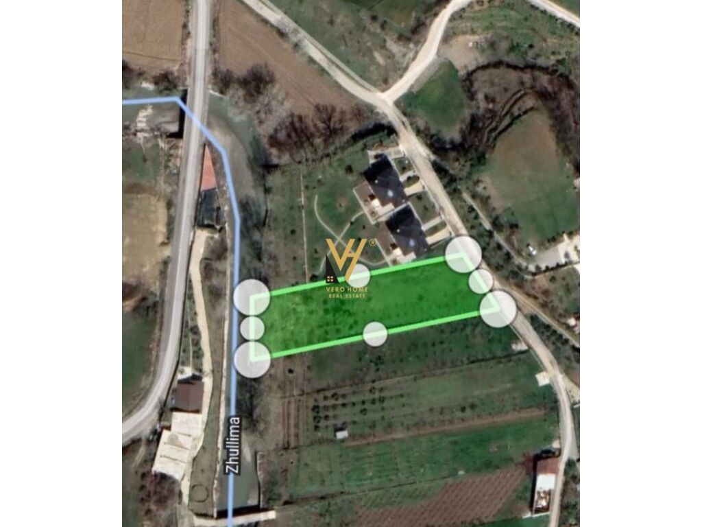 Shitet toke ne Vishaj 1900 m2