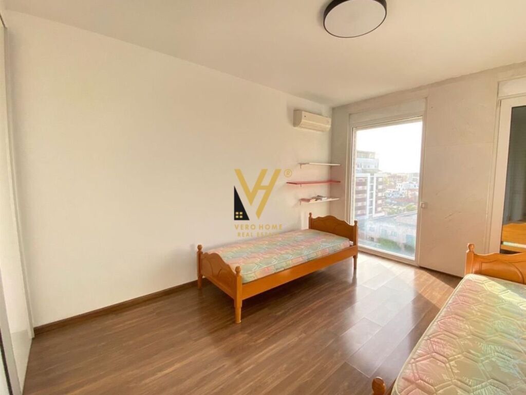 Jepet Apartament 2+1+2+ballkon me qera te 21 Dhjetori 140 m2 3