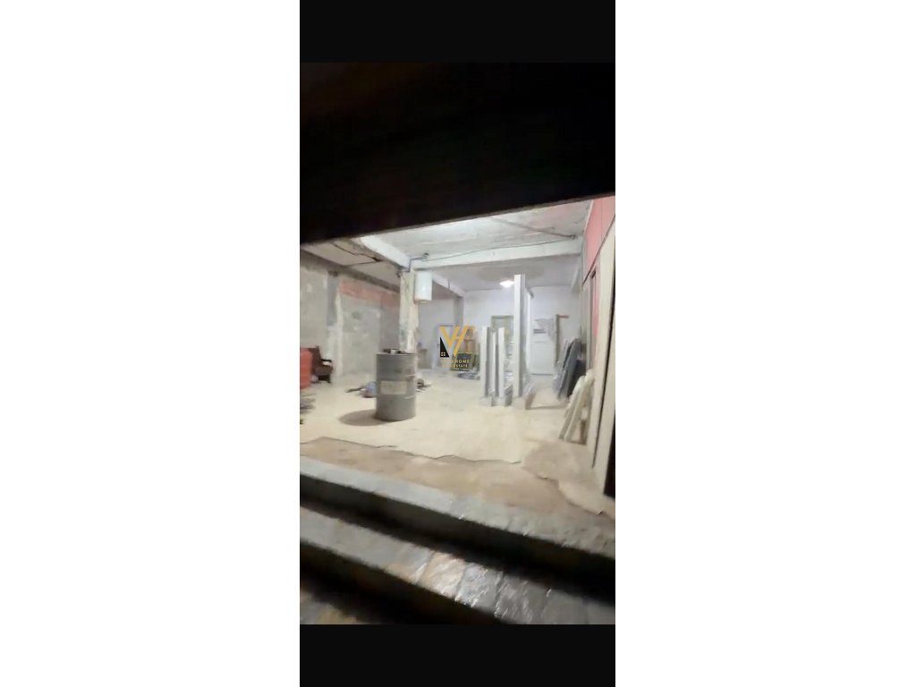 JEPET AMBIENT BIZNESI 70 M2 ME QERA NE YZBERIZHT 50.000 LEKE 1