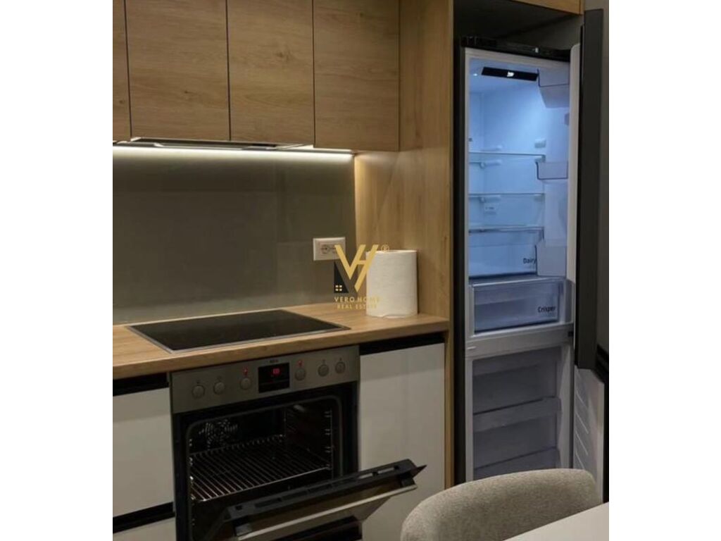 Jepet Apartament 1+1 me qera te Blloku 90 m2 3