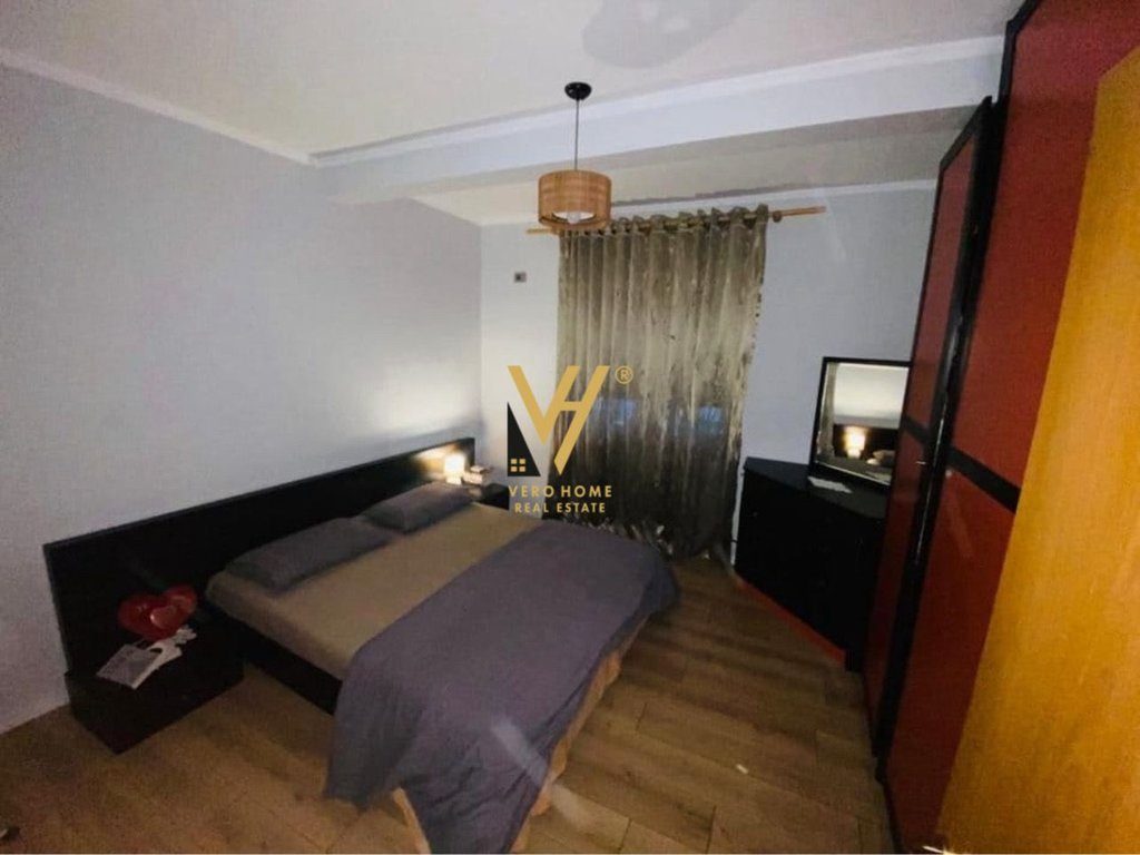 JEPET APARTAMENT 2+1+BLK ME QERA TE KOMUNA E PARISIT 65.000 LEKE 3