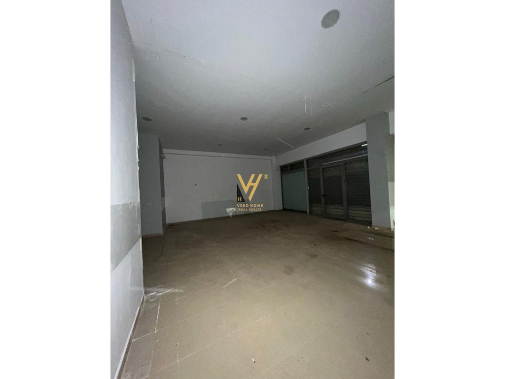 SHITET DYQAN 187 M2 TE STACIONI TRENIT 430.000 EURO 3