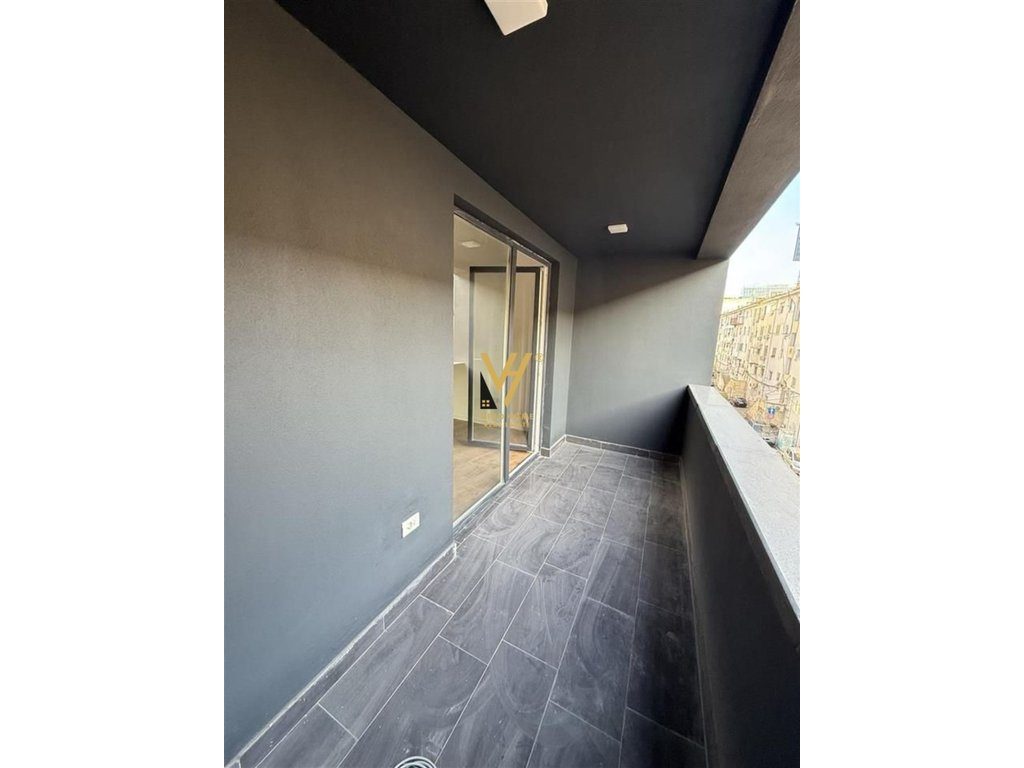 JEPET ZYRE 108 M2 ME QERA TE RRUGA E DURRESIT 850 EURO 3