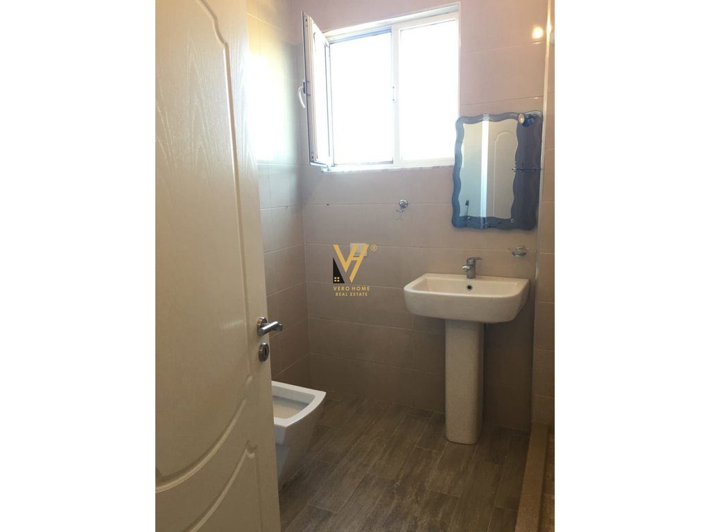 JEPET APARTAMENT 1+1+BLK ME QERA TE FRESKU 400 EURO 4