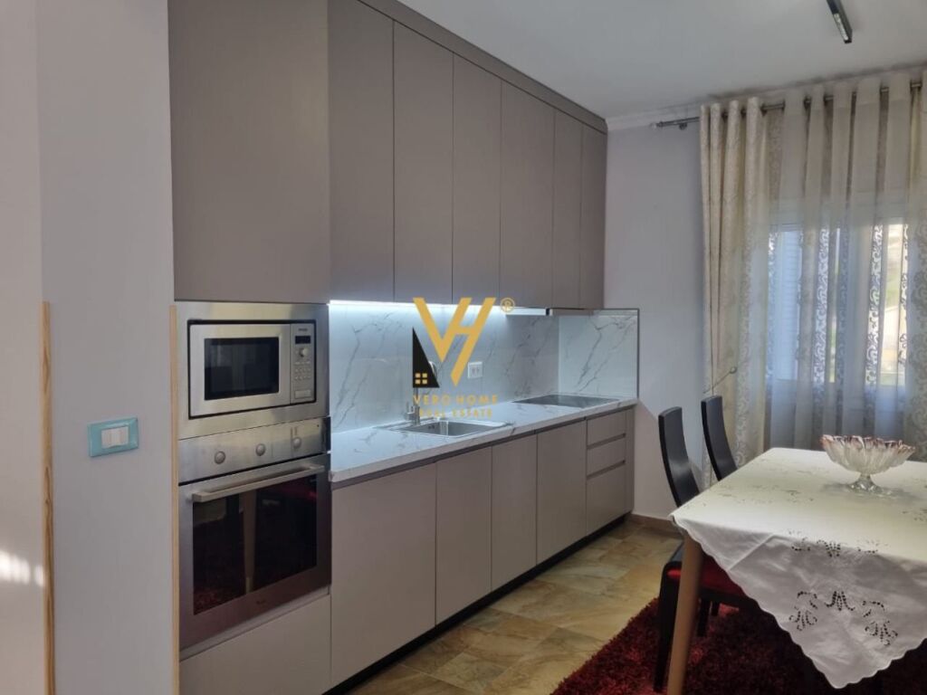 Jepet apartament 2+1+blk me qera te Rruga e Elbasanit 100 m2 2