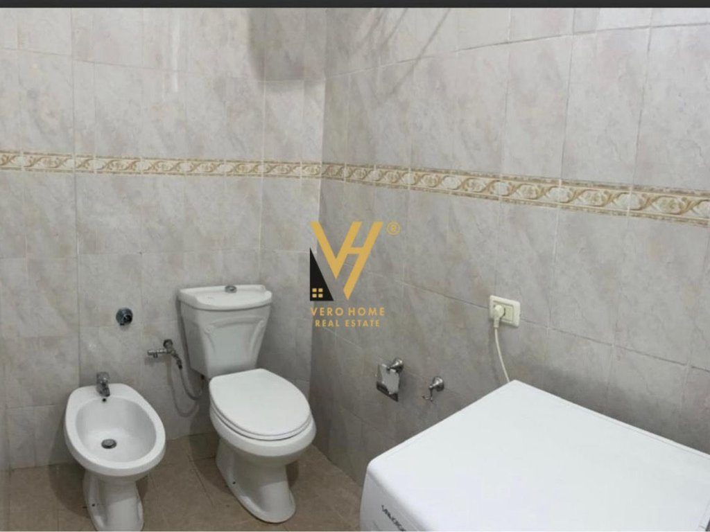 JEPET HYRJE 1+1+BLK VILE ME QERA TE SELVIA 50.000 LEKE 4