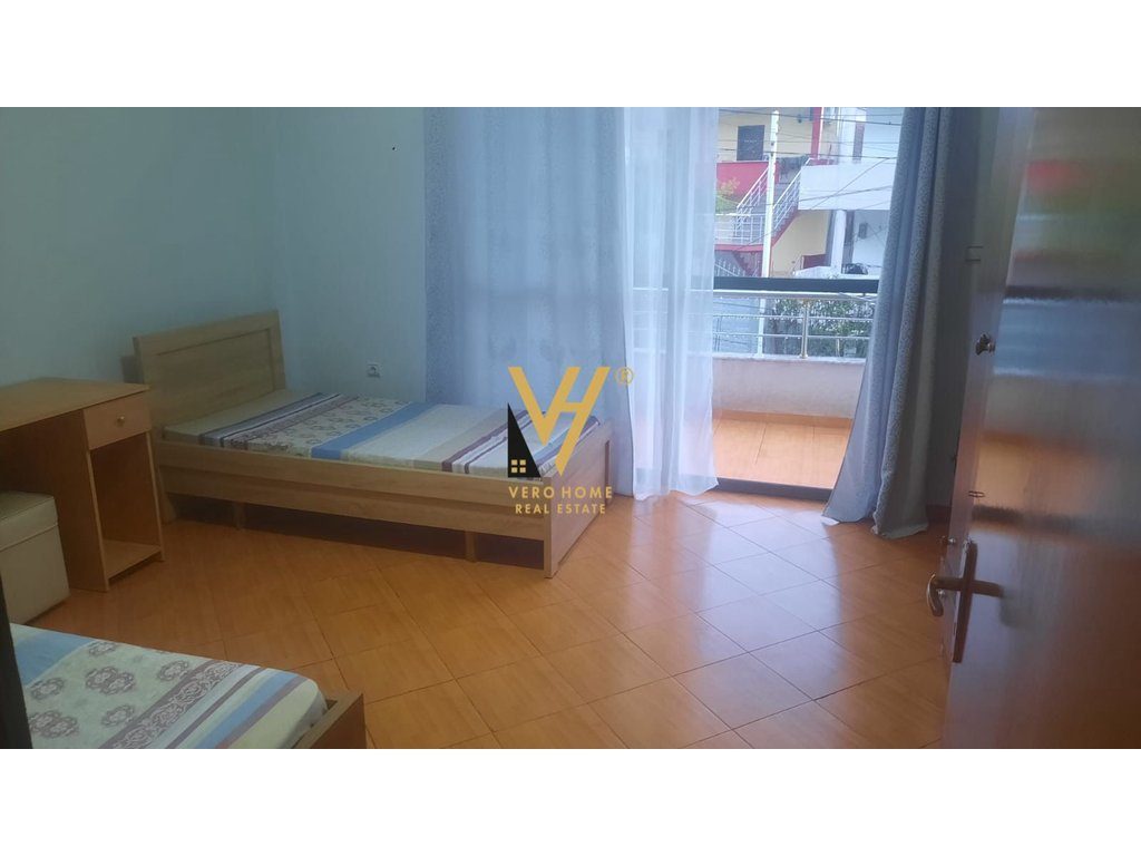 JEPET APARTAMENT 3+1+3BLK ME QIRA TE QYTET STUDENTI 45.000 LEKE 4