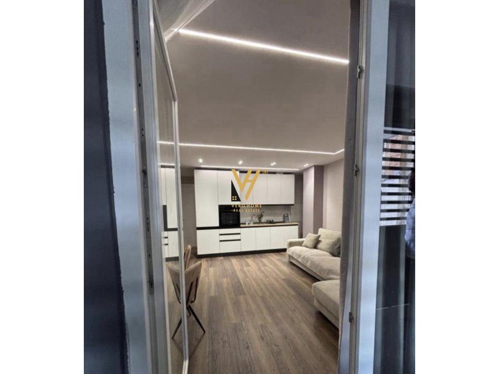 JEPET APARTAMENT 1+1+BLK ME QERA TE BLV ZOGU I PARE 800 EURO 2