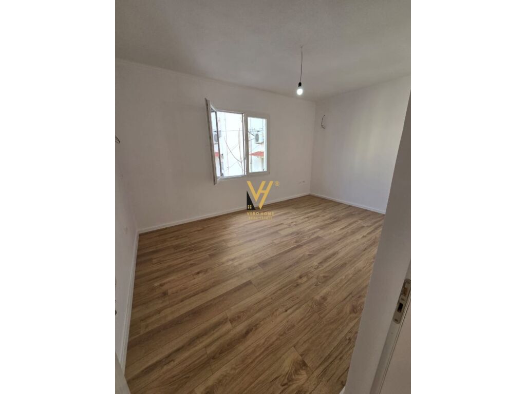 Shitet Apartament 2+1+ballkon te Oxhaku prane Pediatrise 75 m2 2