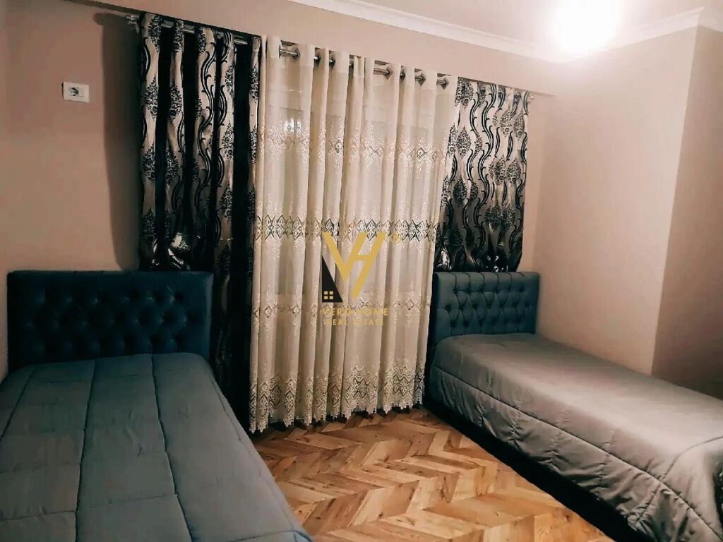 Jepet Apartament 2+1+2+ballkon me qera te Kopshti Botanik 200 m2