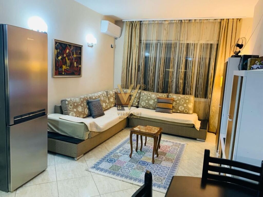 Jepet Apartament 1+1 me qera te Rruga e Kavajes 74 m2