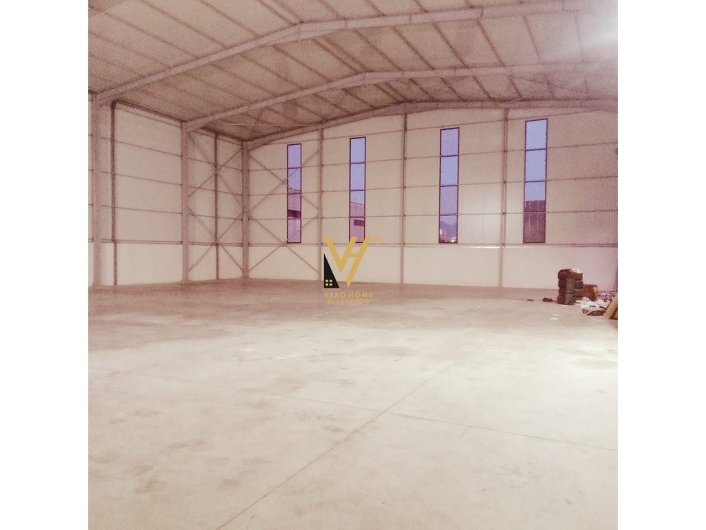 JEPET MAGAZINE 550 M2 ME QERA TE AUTOSTRADA TR-DR 3.500 EURO