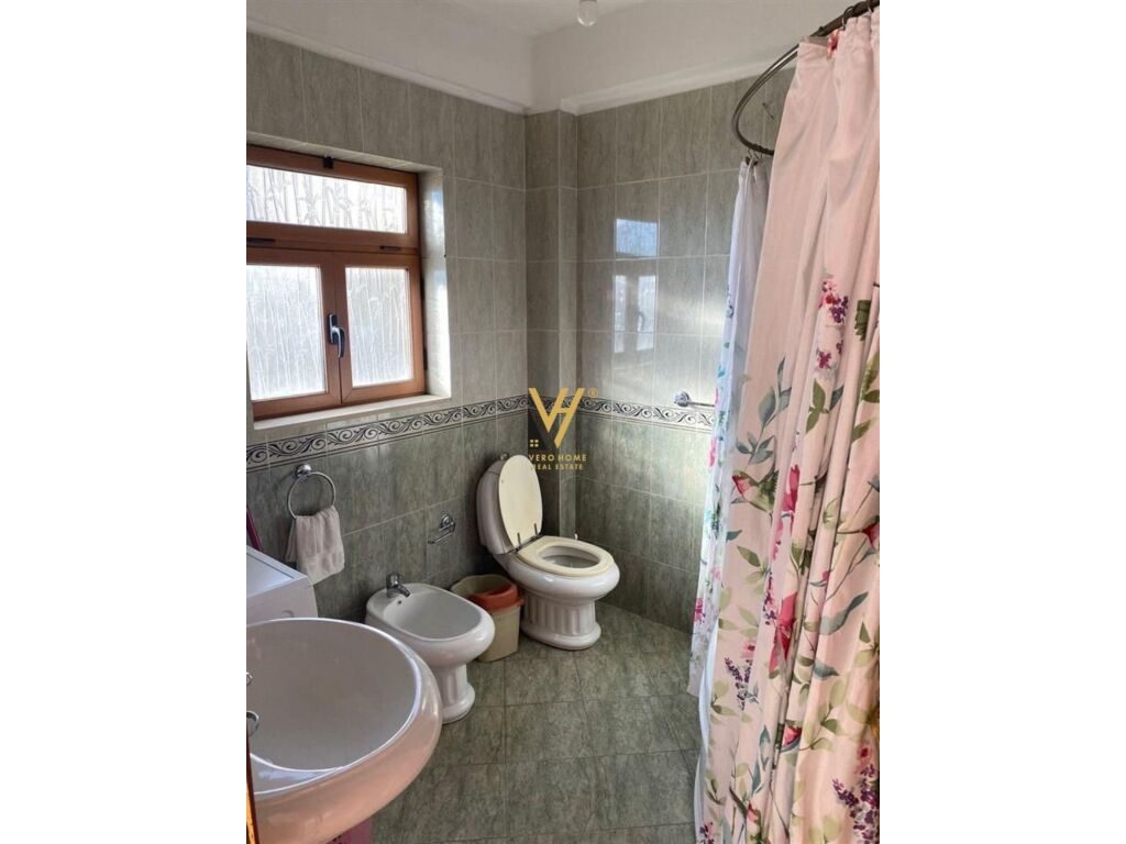 Jepet Apartament 2+1+ballkon me qera ne Sauk 120 m2 2