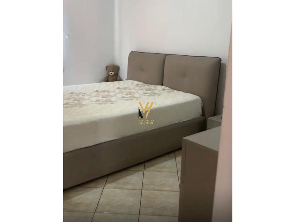 SHTEPI PRIVATE 2 KATE PER SHITJE NE LAPRAKE 250.000 EURO 2