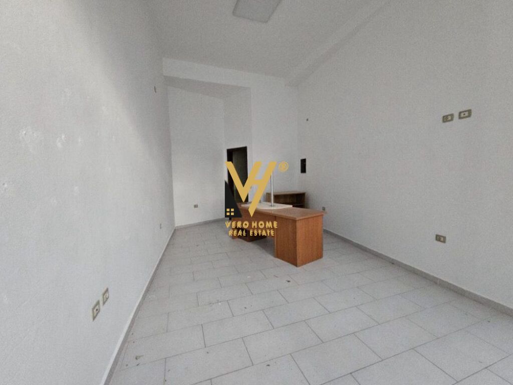 SHITET DYQAN 32 M2 TE RRUGA MINE PEZA 95.000 EURO