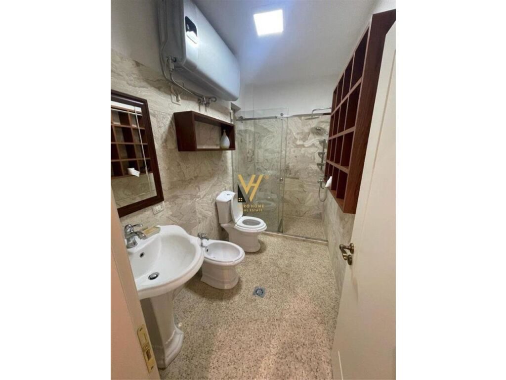 Jepet Apartament 1+1+ballkon me qera te Shkolla e Baletit 70 m2 4