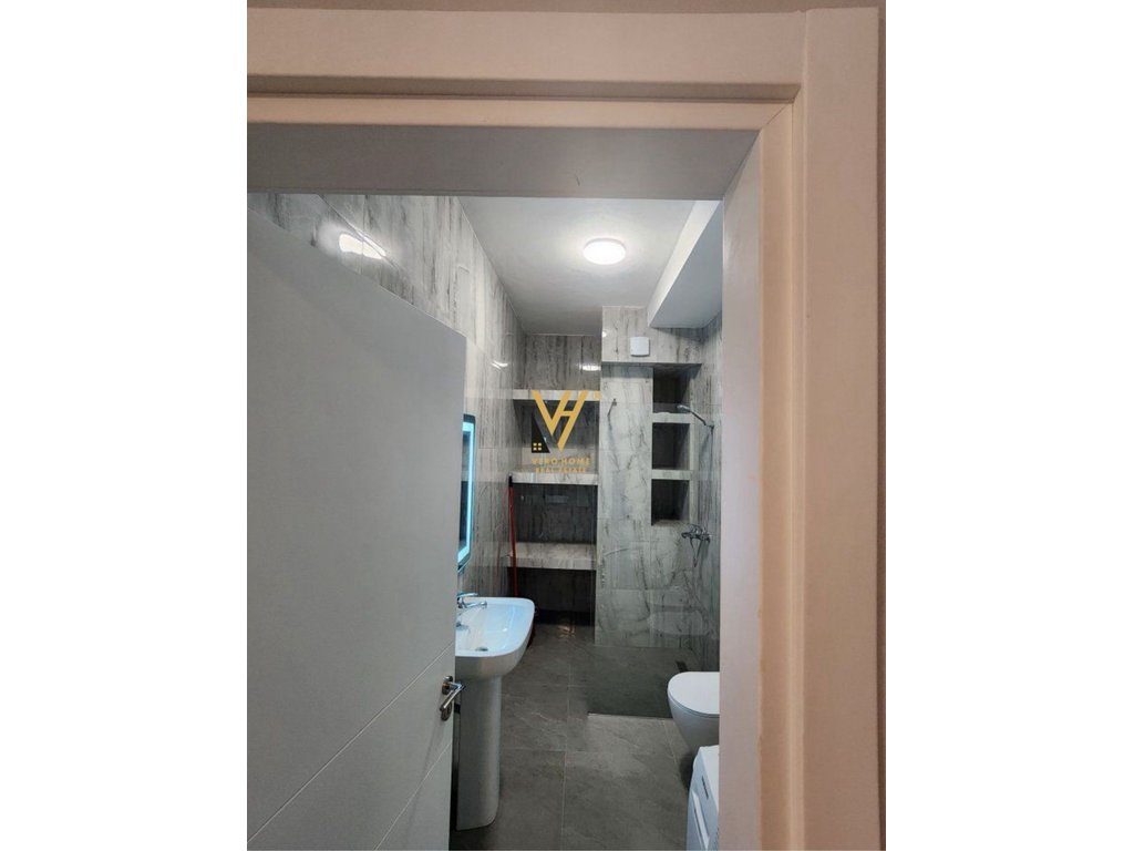 JEPET APARTAMENT 1+1 ME QIRA TE KOMUNA E PARISIT 75.000 LEKE 4
