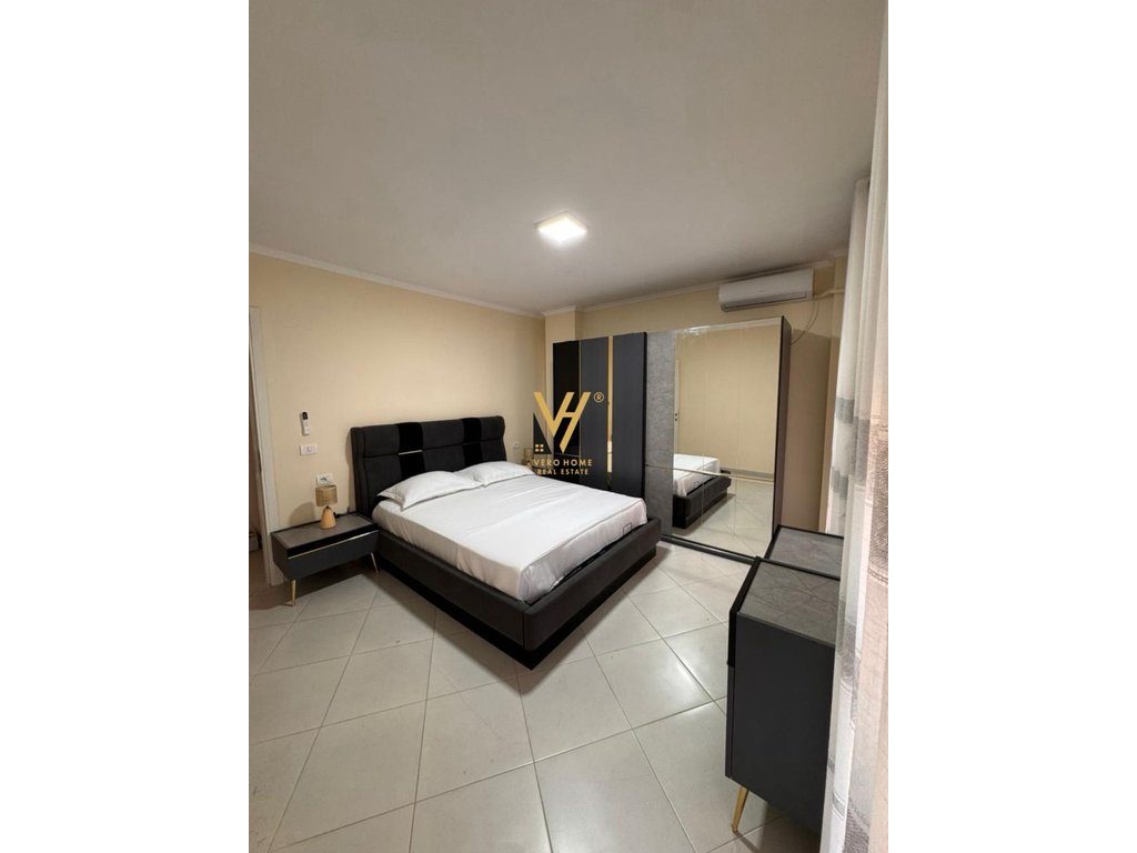 JEPET APARTAMENT 2+1+BLK ME QIRA TE PROKURORIA, QENDER 80.000 LEKE 3