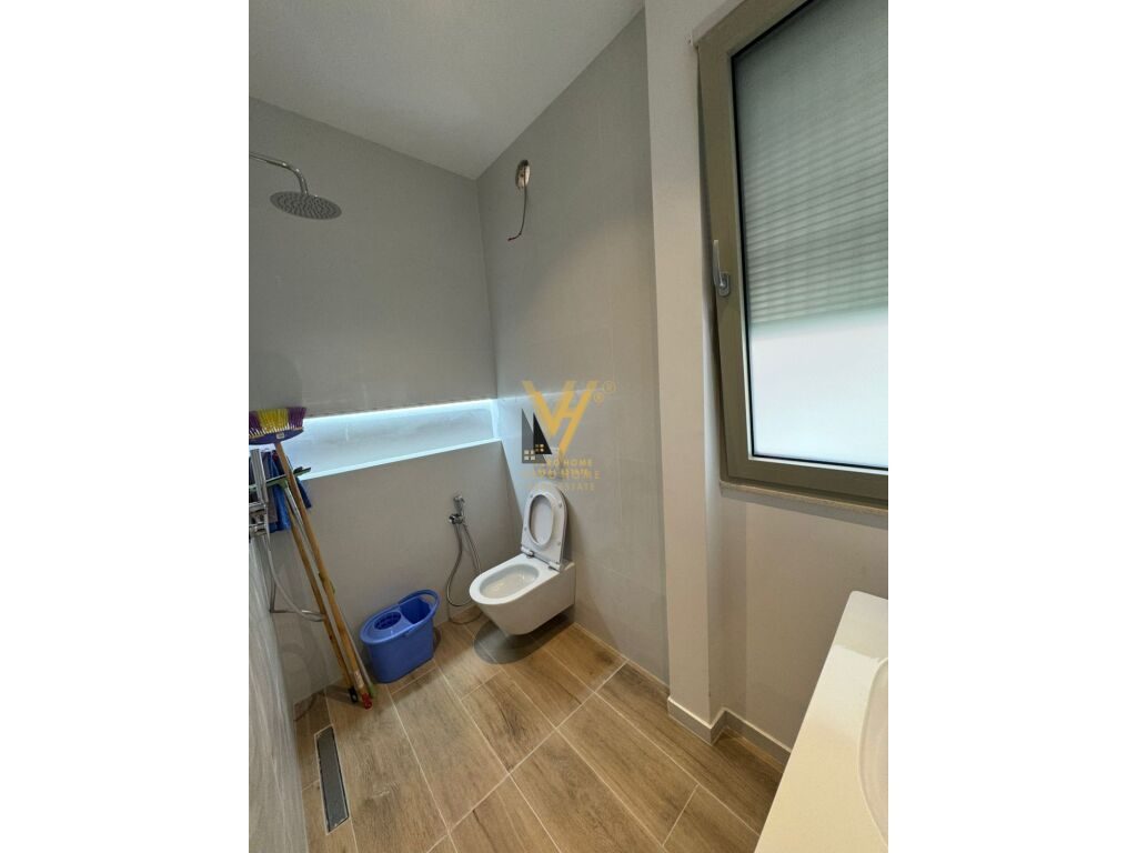 JEPET ZYRE 80 M2 ME QERA NE VASIL SHANTO 1.700 EURO 3
