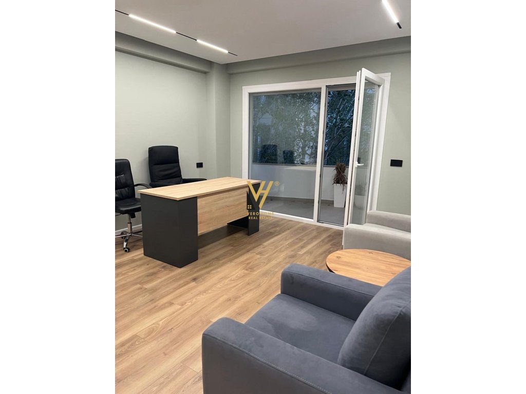 JEPET ZYRE 100 M2 ME QIRA TE LIQENI I THATE 900 EURO