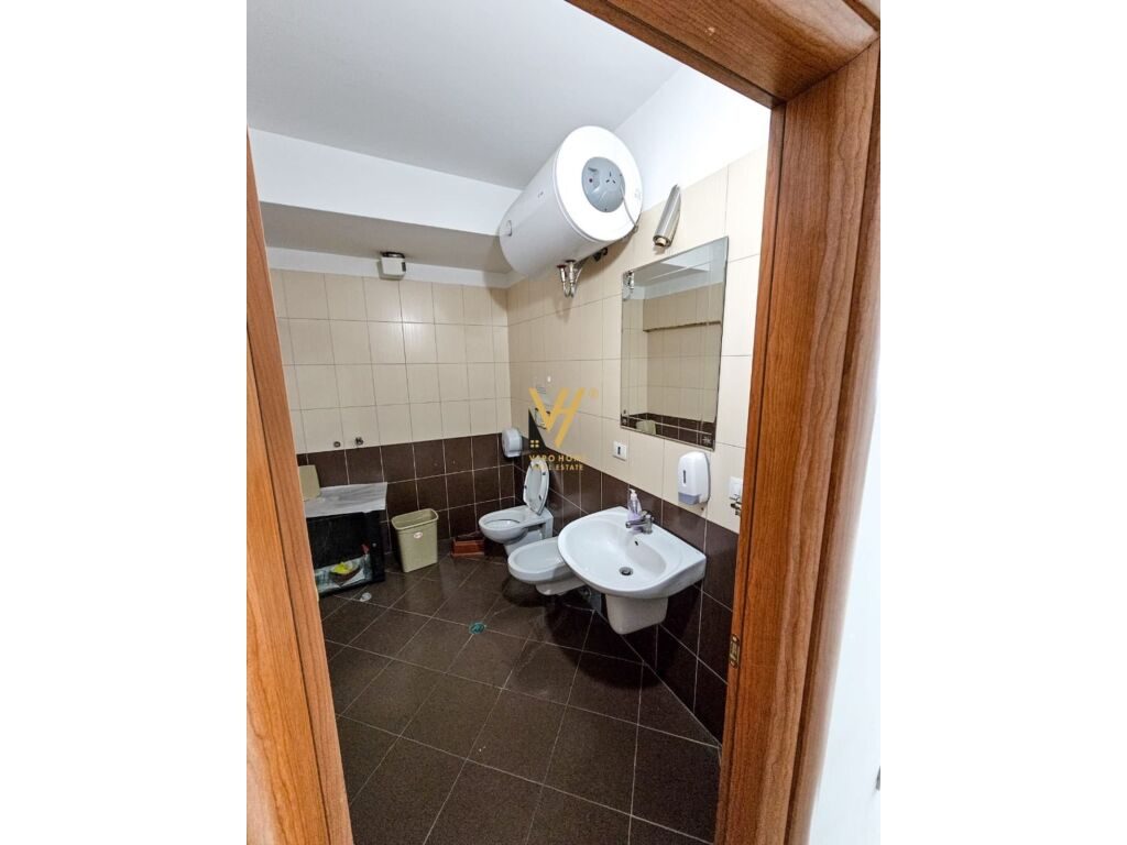 Jepet zyre me qera te Selvia 300 m2 3