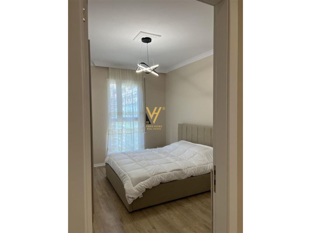 Jepet Apartament 1+1+ballkon me qera te Kompleksi Trio Tower 72 m2 2